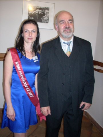 hosteskaspedsedouspolenostiparkinsonjudrskoepou.jpg